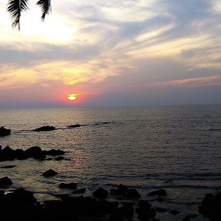 Om Ganesh Guest House Cliffside Arambol Luaran gambar