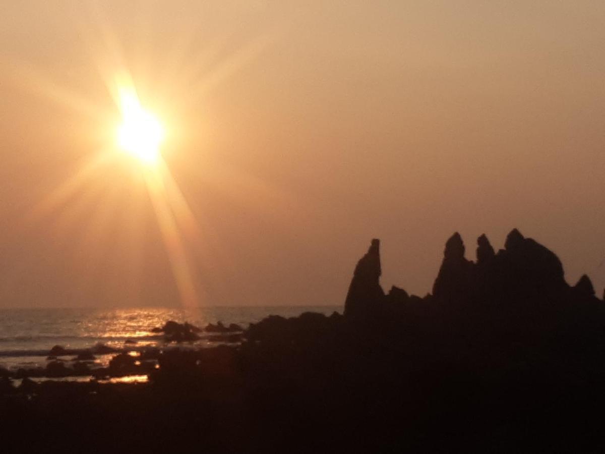 Om Ganesh Guest House Cliffside Arambol Luaran gambar