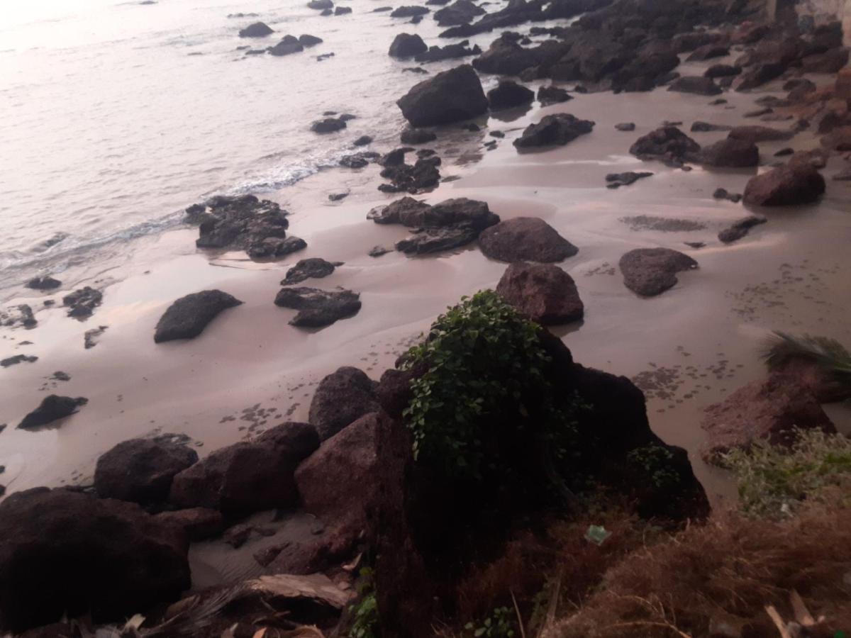 Om Ganesh Guest House Cliffside Arambol Luaran gambar