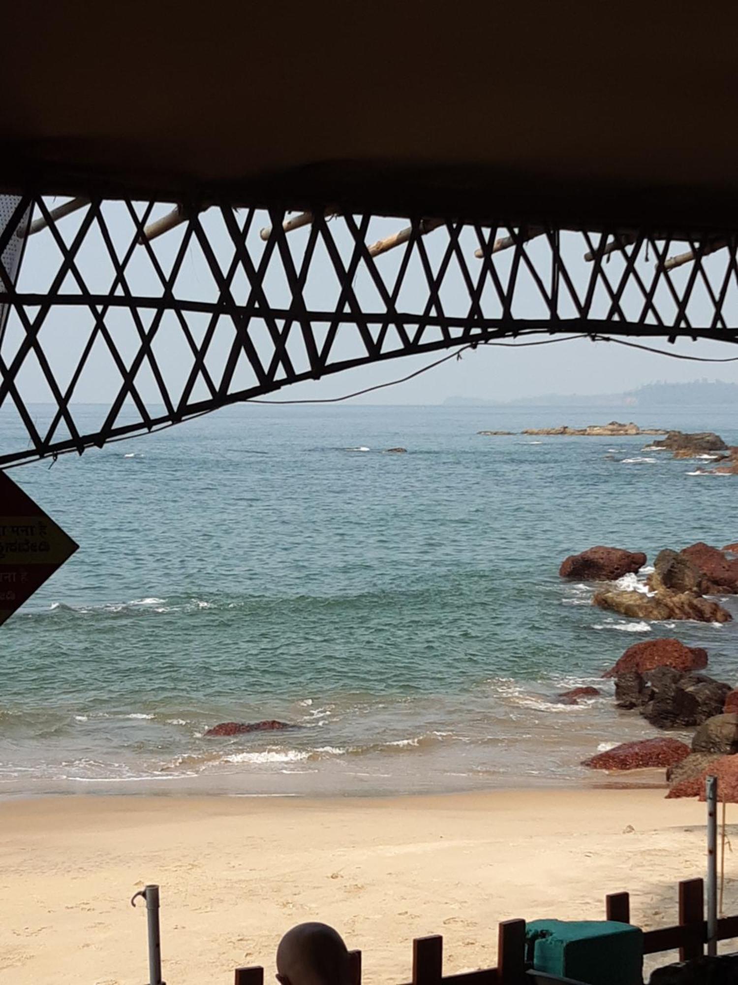 Om Ganesh Guest House Cliffside Arambol Luaran gambar