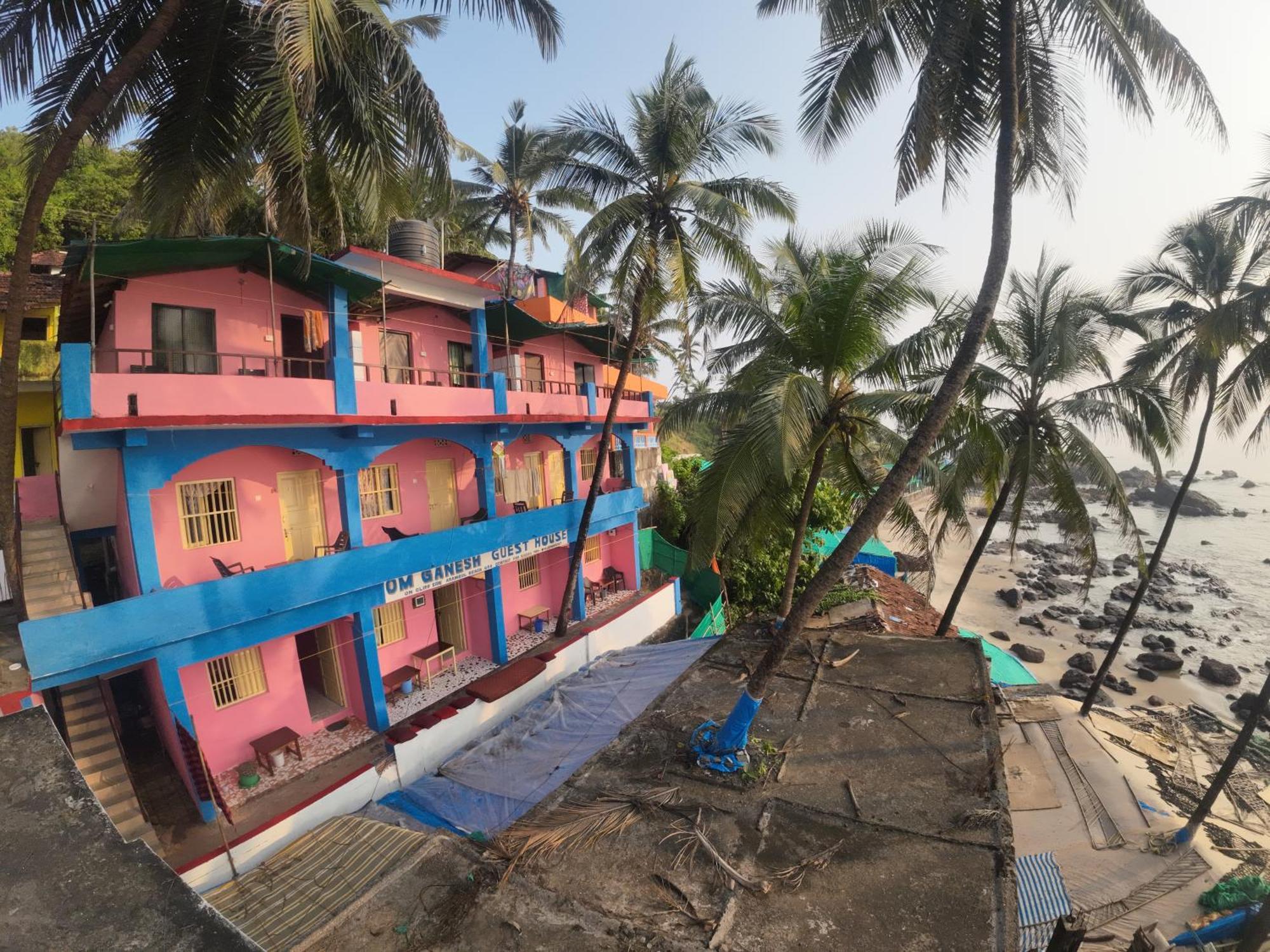 Om Ganesh Guest House Cliffside Arambol Luaran gambar