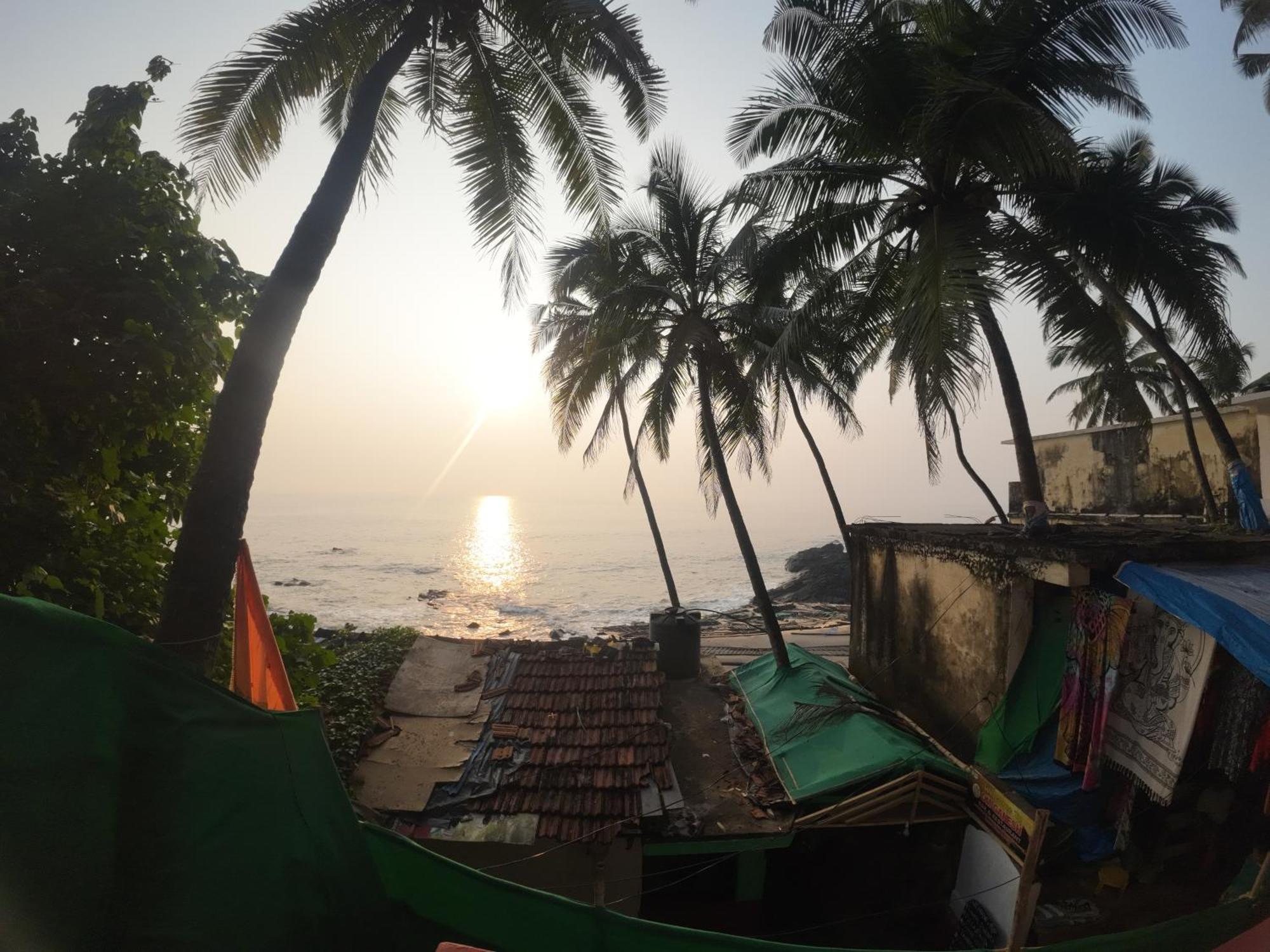 Om Ganesh Guest House Cliffside Arambol Luaran gambar