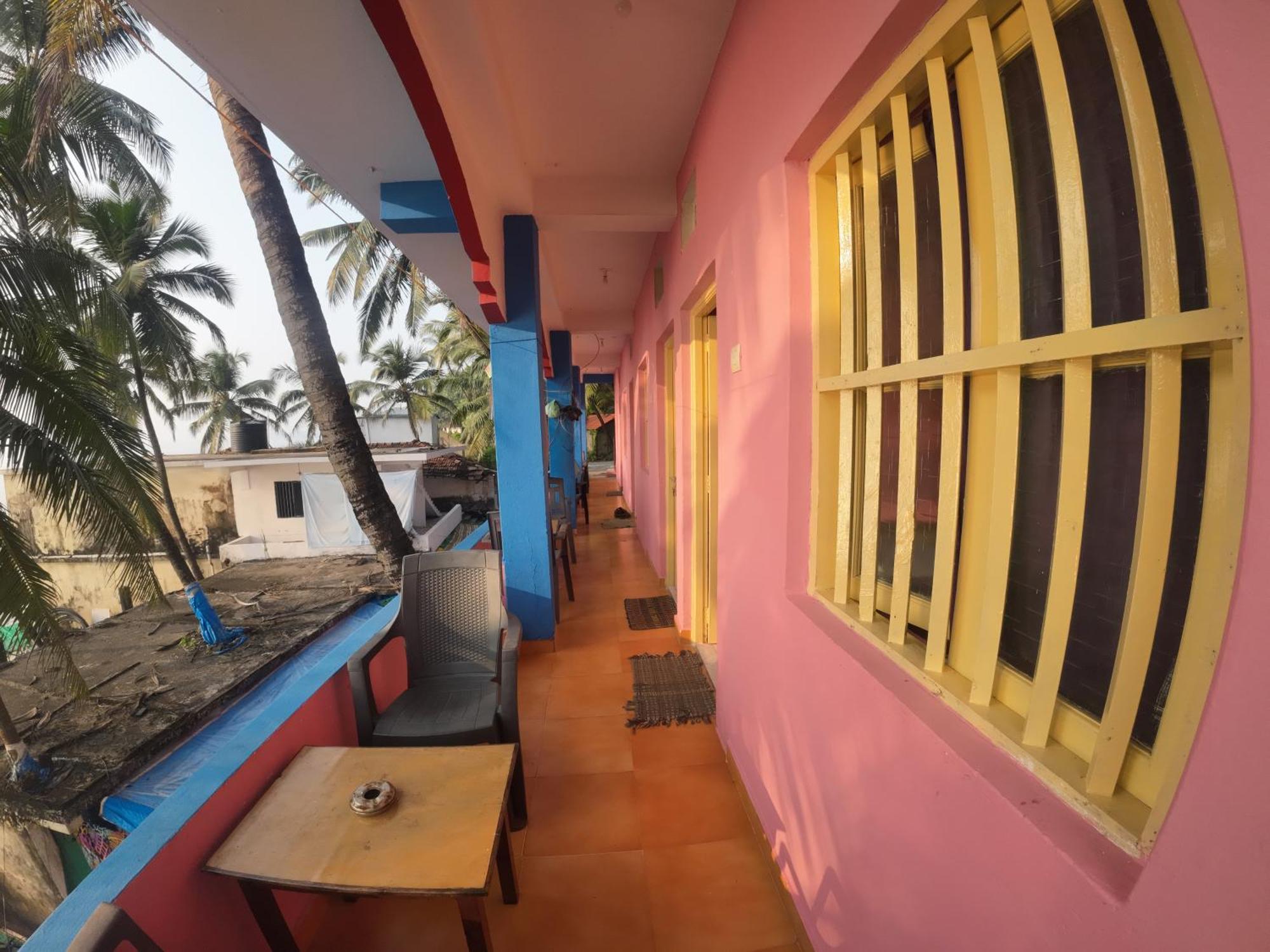 Om Ganesh Guest House Cliffside Arambol Luaran gambar