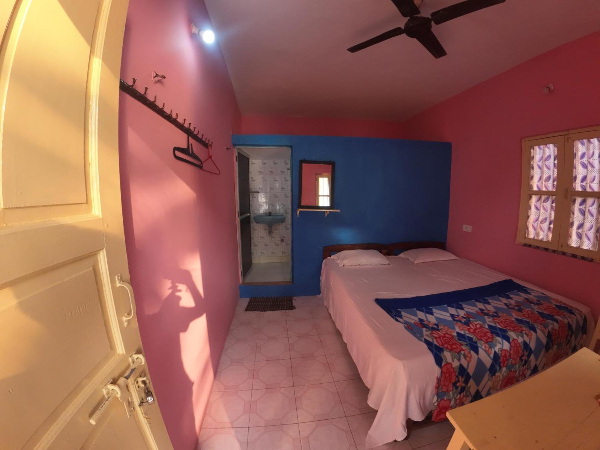 Om Ganesh Guest House Cliffside Arambol Luaran gambar