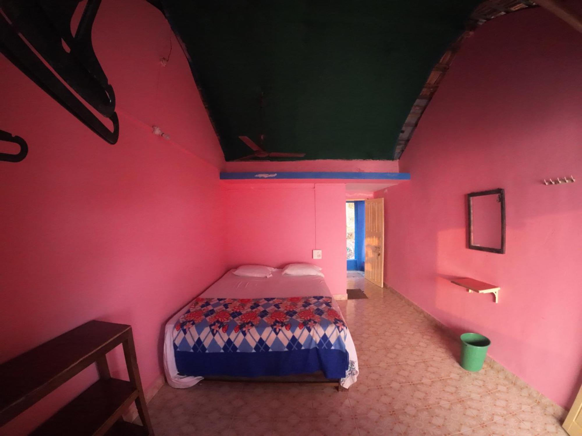 Om Ganesh Guest House Cliffside Arambol Luaran gambar