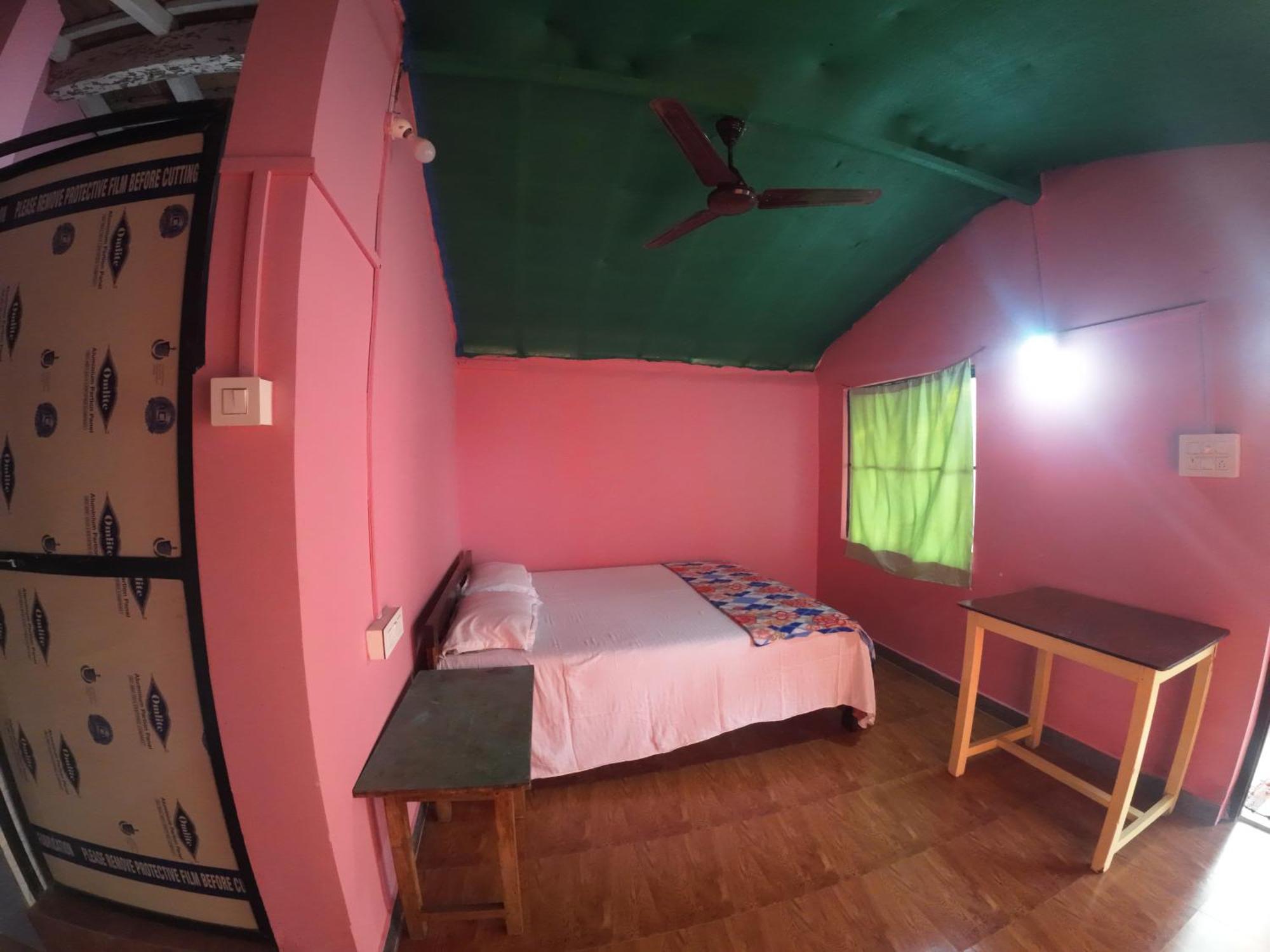 Om Ganesh Guest House Cliffside Arambol Luaran gambar