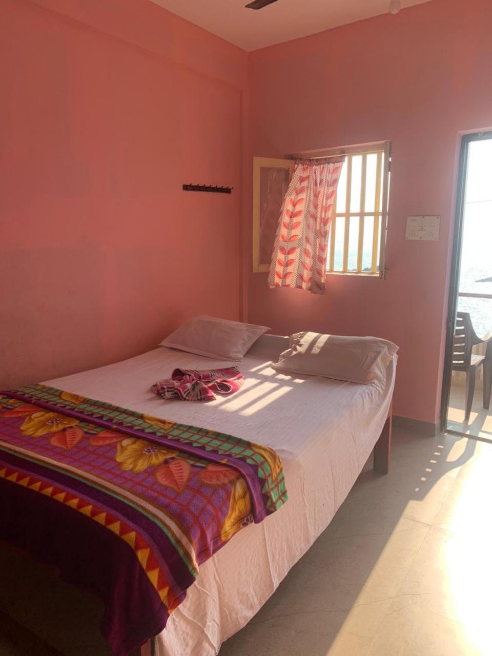 Om Ganesh Guest House Cliffside Arambol Luaran gambar