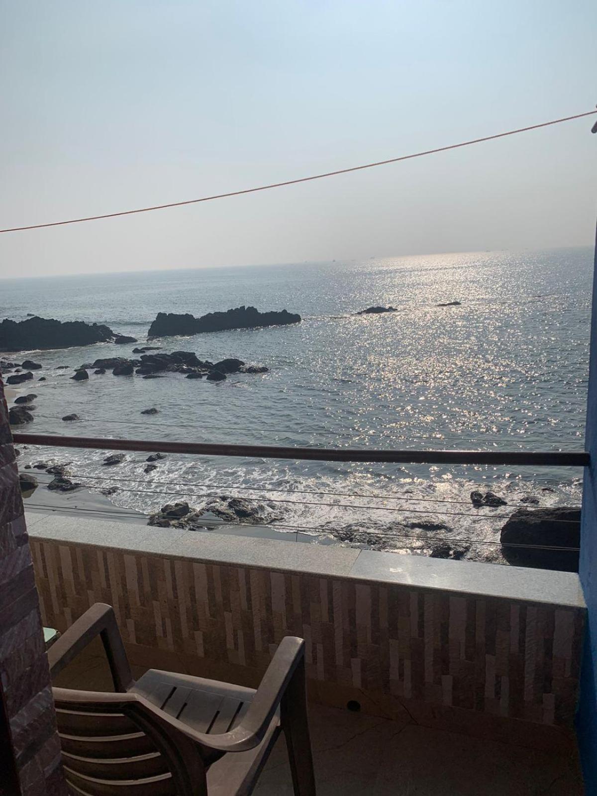 Om Ganesh Guest House Cliffside Arambol Luaran gambar