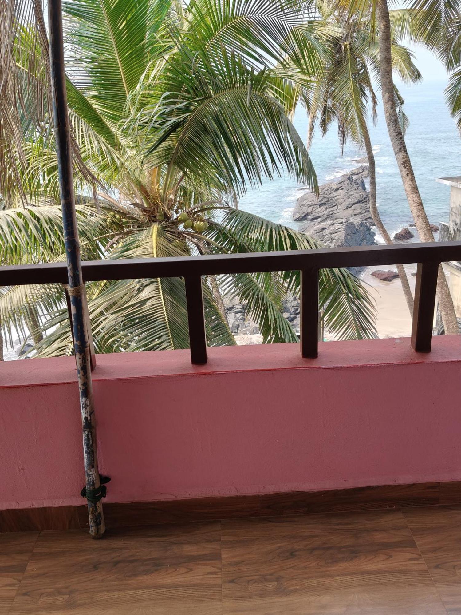 Om Ganesh Guest House Cliffside Arambol Luaran gambar